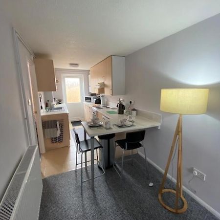 Bradley Stoke Self Contained Ground Floor Apartment 布里斯托 外观 照片
