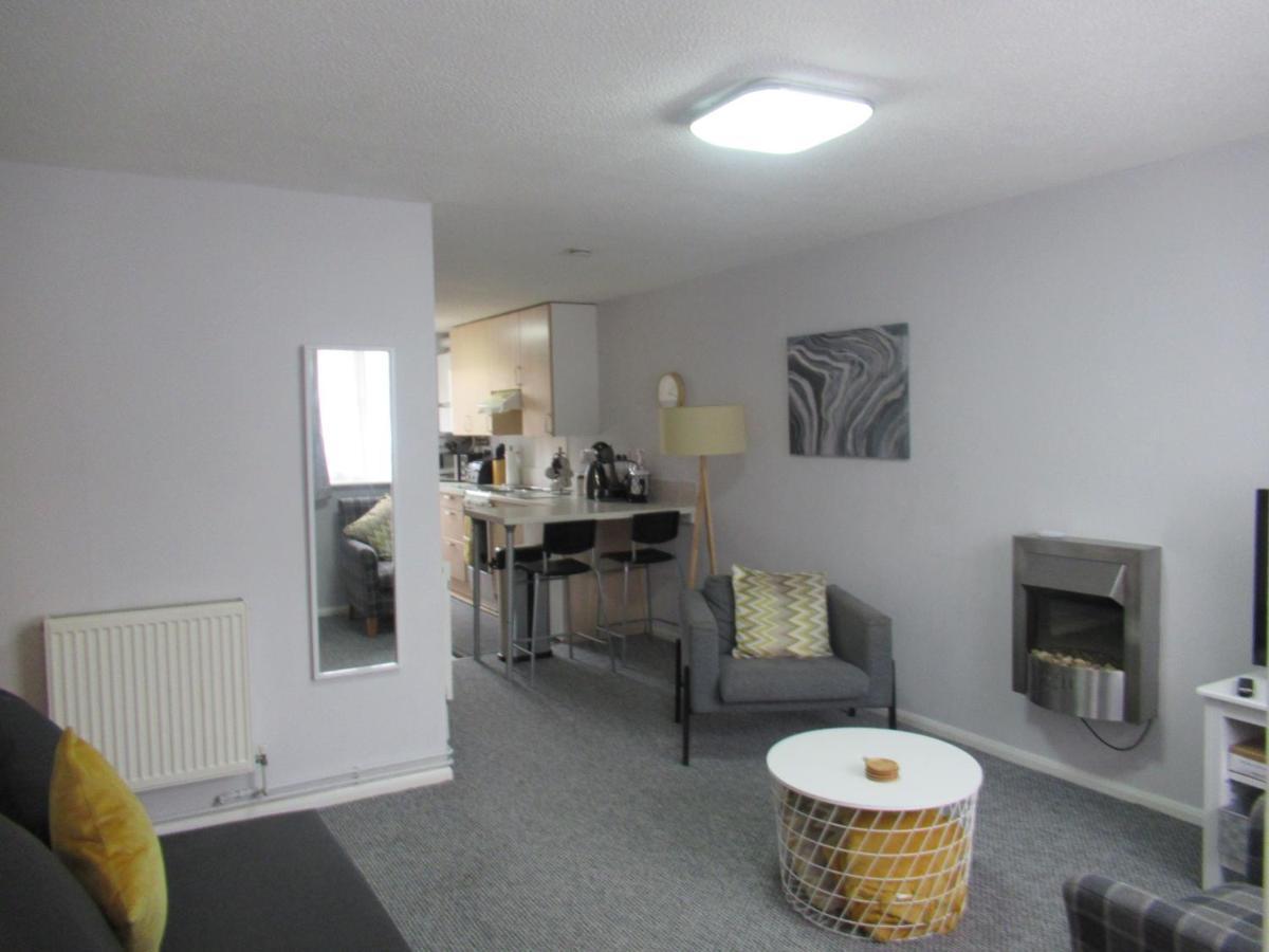 Bradley Stoke Self Contained Ground Floor Apartment 布里斯托 外观 照片